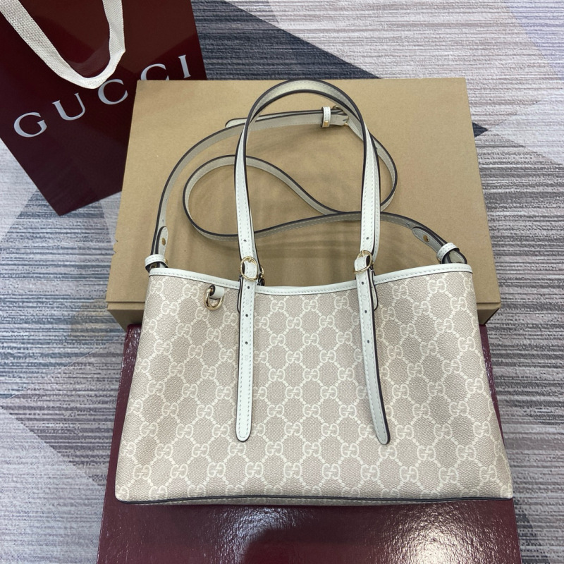 GUCCI GG Emblem medium tote bag