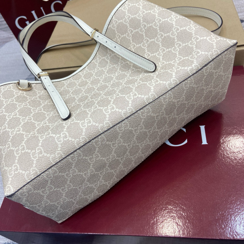 GUCCI GG Emblem medium tote bag