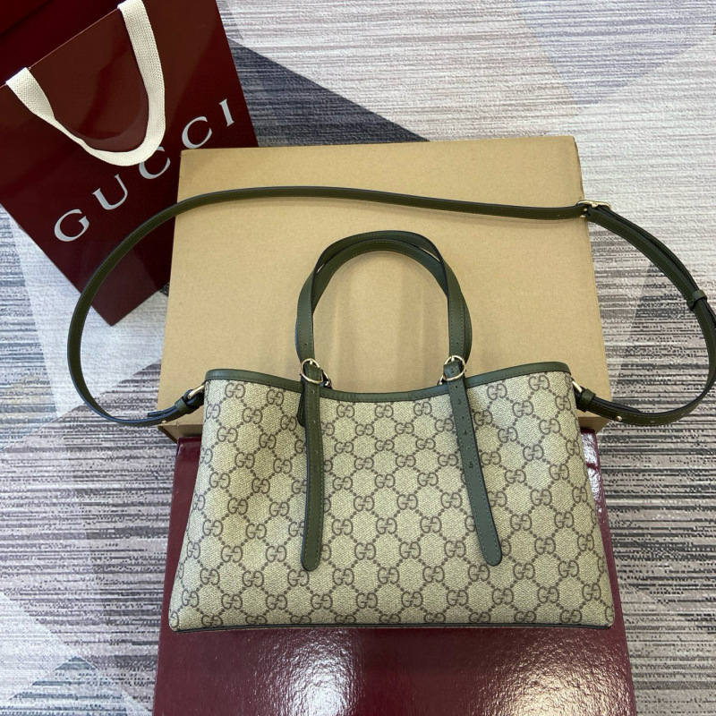 GUCCI GG Emblem medium tote bag