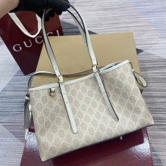 GUCCI GG Emblem medium tote bag