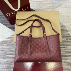 GUCCI GG Emblem medium tote bag
