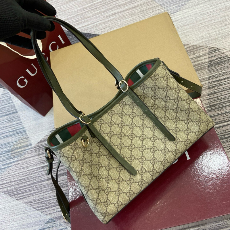 GUCCI GG Emblem medium tote bag