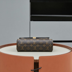 LV Borsa Saint Germain BB Handbag