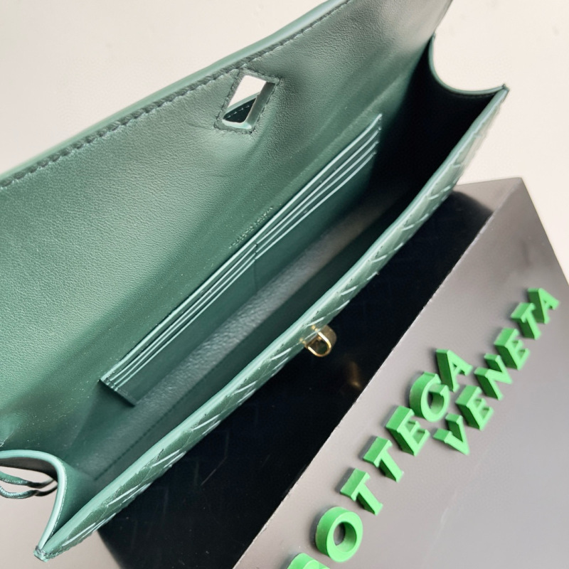 BOTTEGA VENETA Andiamo Clutch Bag