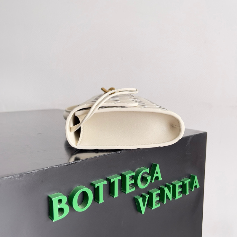BOTTEGA VENETA Andiamo Clutch Bag