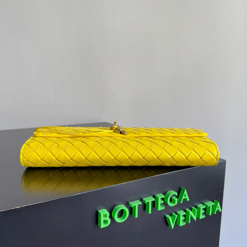 BOTTEGA VENETA Andiamo Clutch Bag