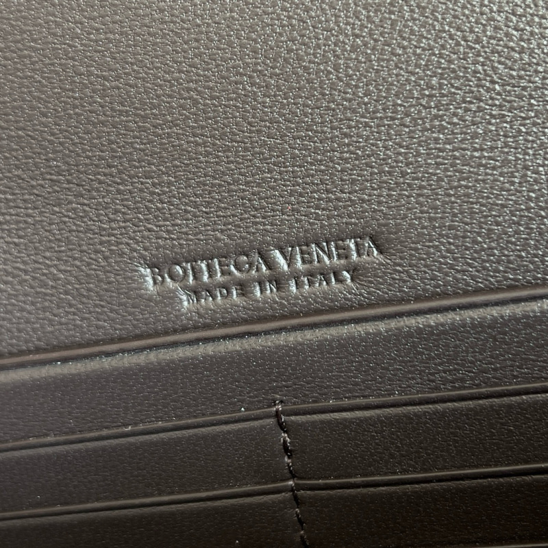 BOTTEGA VENETA Andiamo Clutch Bag