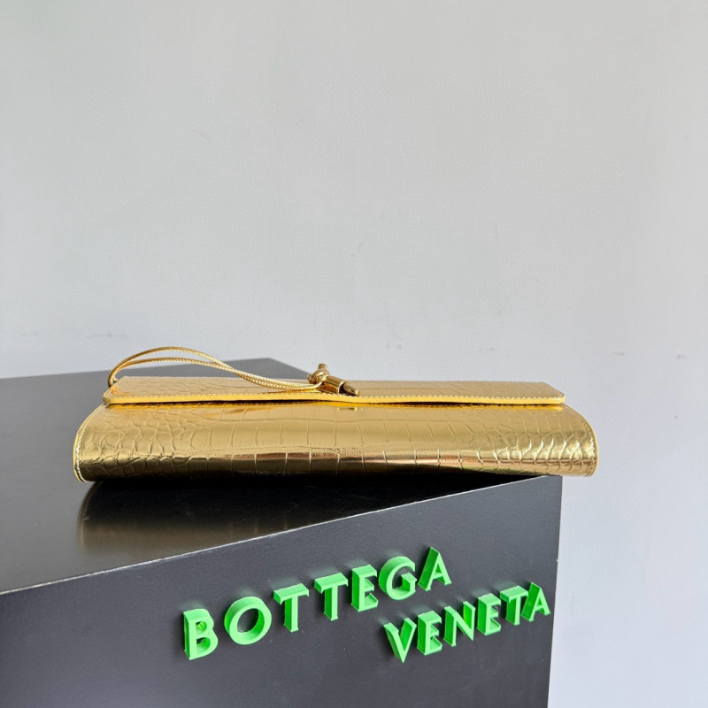 BOTTEGA VENETA Andiamo Clutch Bag