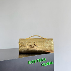 BOTTEGA VENETA Andiamo Clutch Bag