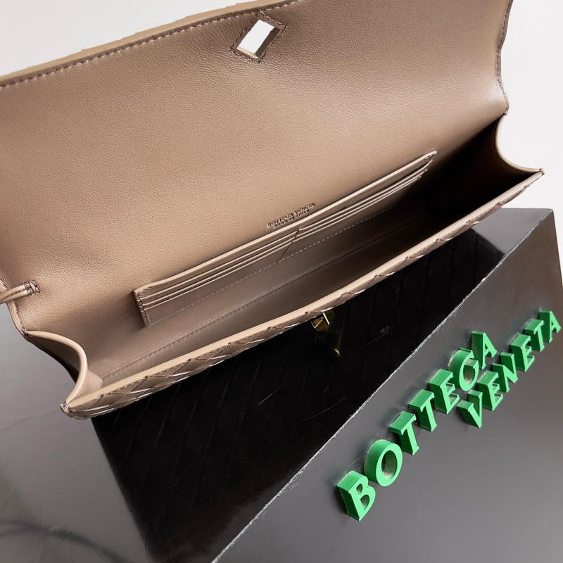 BOTTEGA VENETA Andiamo Clutch Bag