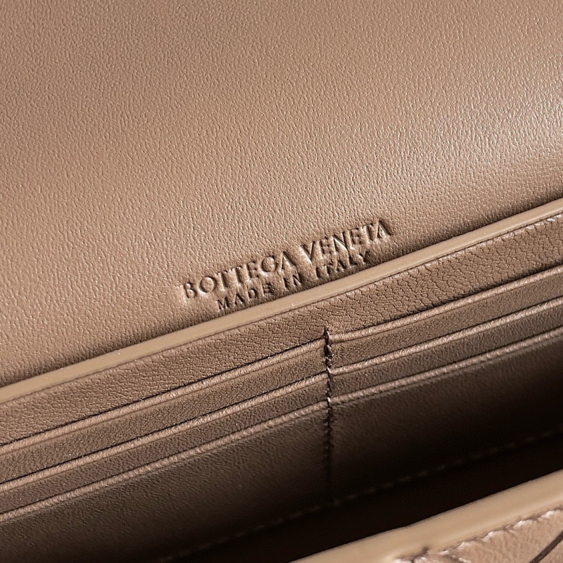 BOTTEGA VENETA Andiamo Clutch Bag