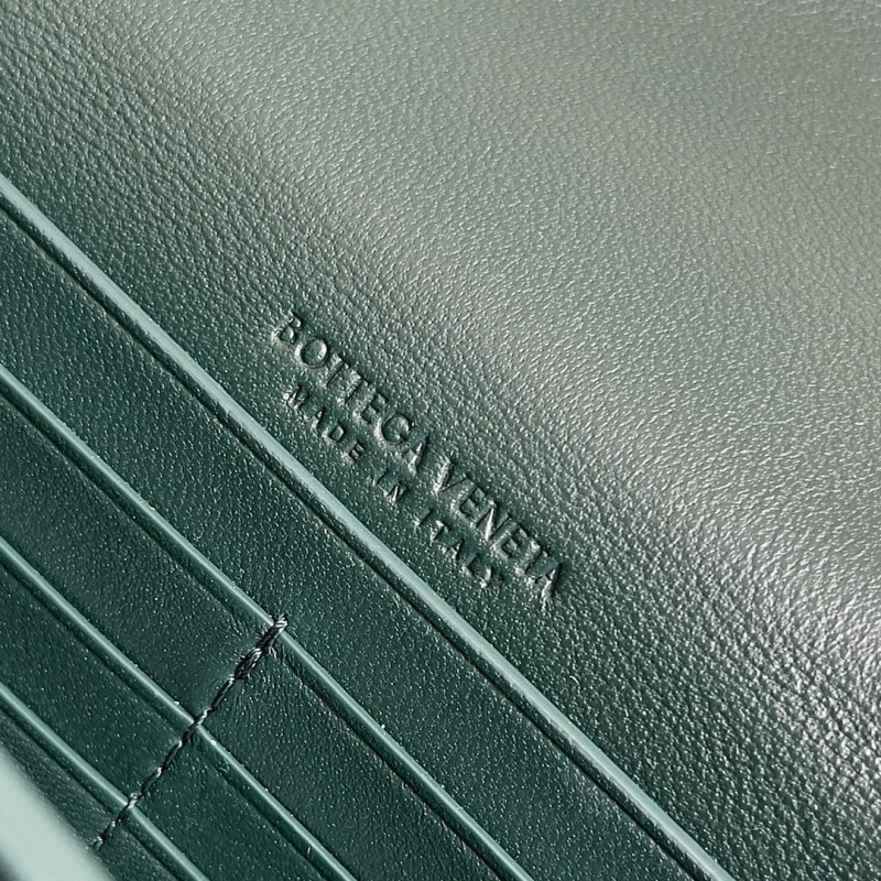 BOTTEGA VENETA Andiamo Clutch Bag