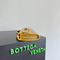 BOTTEGA VENETA Andiamo Clutch Bag