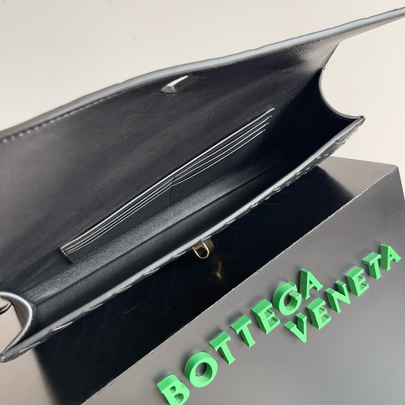 BOTTEGA VENETA Andiamo Clutch Bag