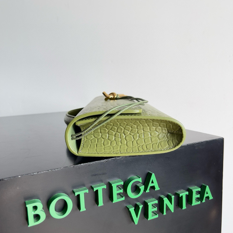 BOTTEGA VENETA Andiamo Clutch Bag