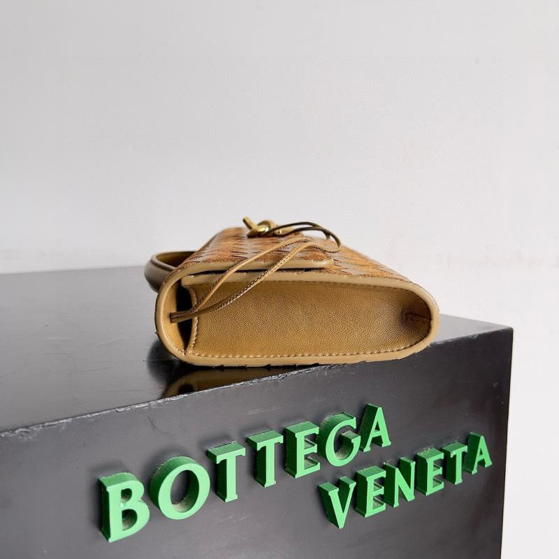BOTTEGA VENETA Andiamo Clutch Bag
