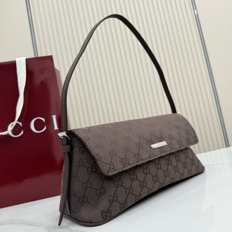 GUCCI Madison medium shoulder bag
