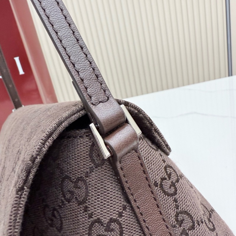 GUCCI Madison medium shoulder bag