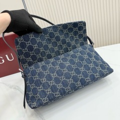 GUCCI Madison medium shoulder bag