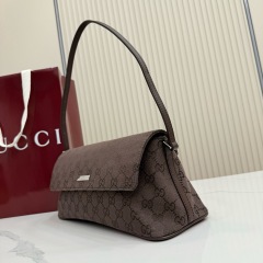 GUCCI Madison medium shoulder bag