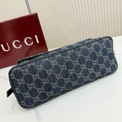 GUCCI Madison medium shoulder bag