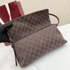GUCCI Madison medium shoulder bag