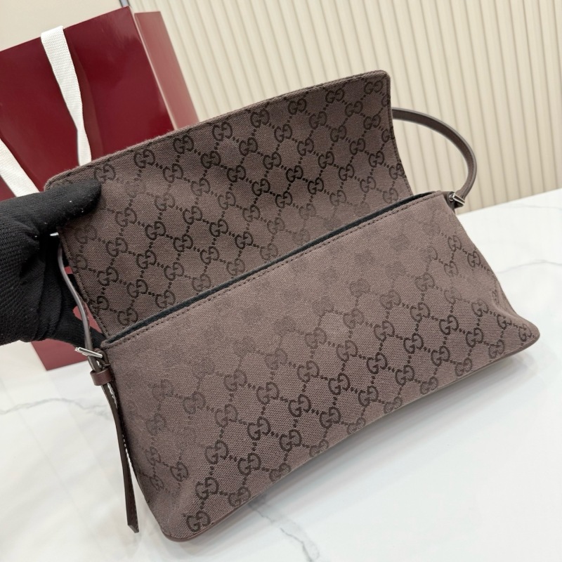 GUCCI Madison medium shoulder bag