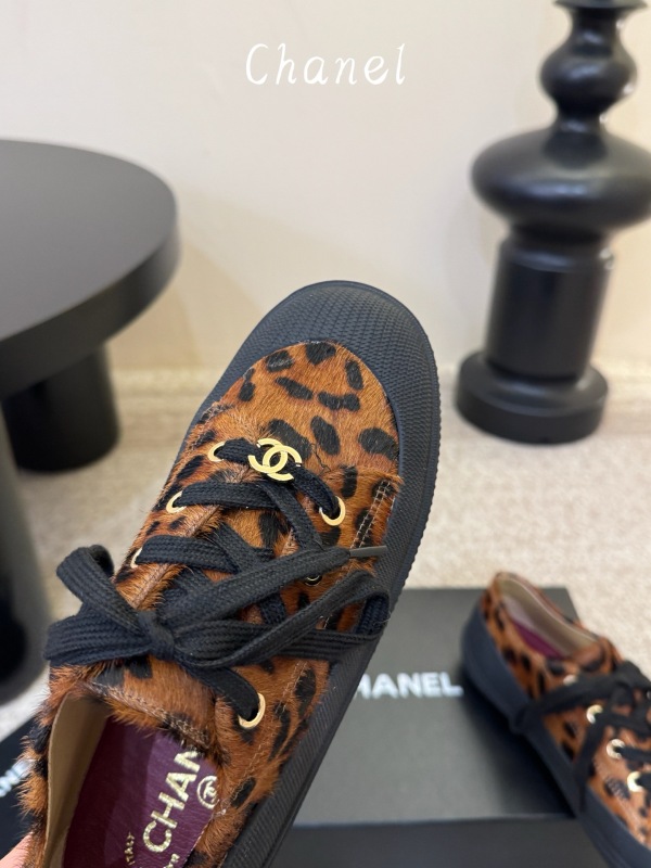 CHANEL Sneakers