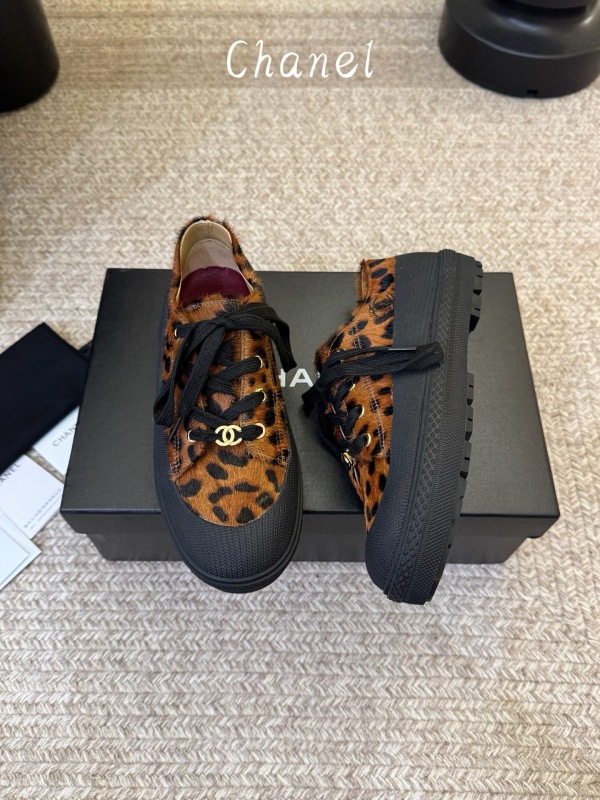 CHANEL Sneakers