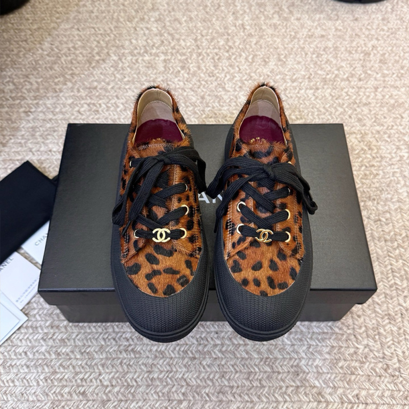 CHANEL Sneakers