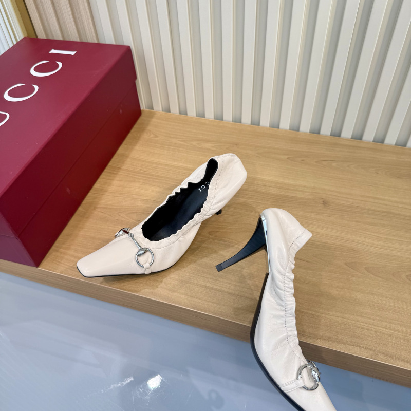 GUCCI Women's Vittoria pump with elastic (7.5cm)