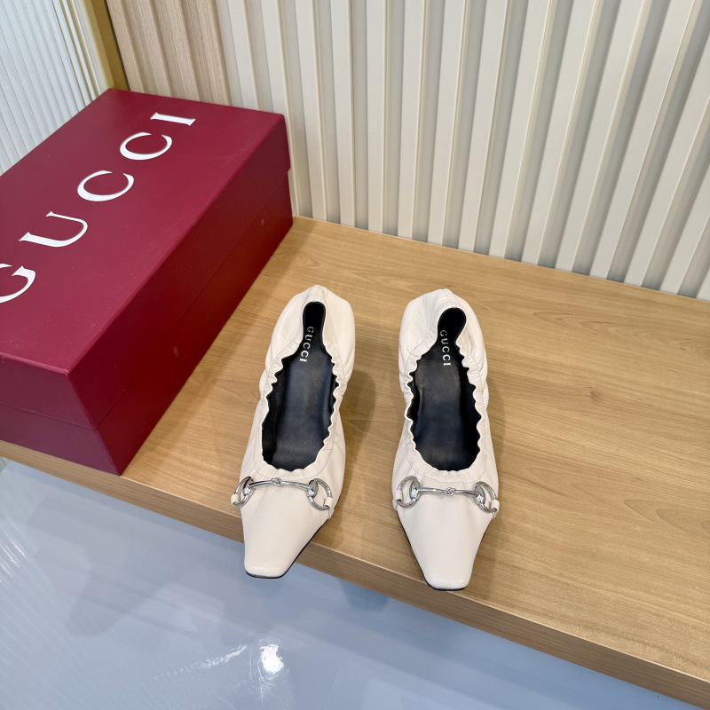 GUCCI Women's Vittoria pump with elastic (7.5cm)