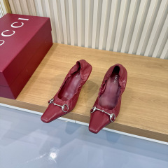 GUCCI Women's Vittoria pump with elastic