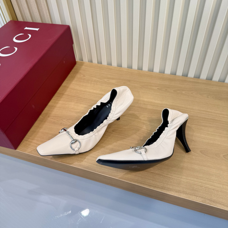 GUCCI Women's Vittoria pump with elastic (7.5cm)