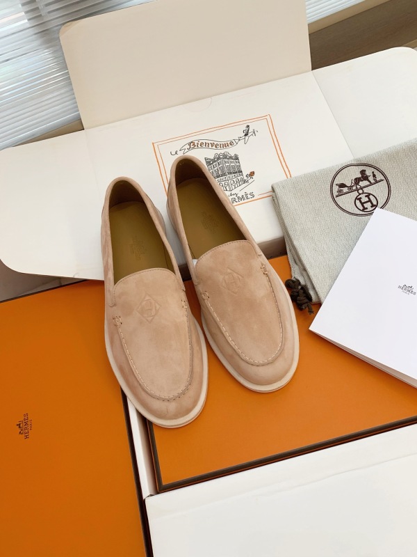 HERMES Low Loafer