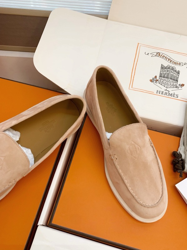 HERMES Low Loafer