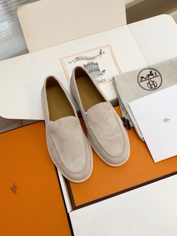 HERMES Low Loafer
