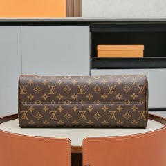LV OnTheGo Soft PM Handbag
