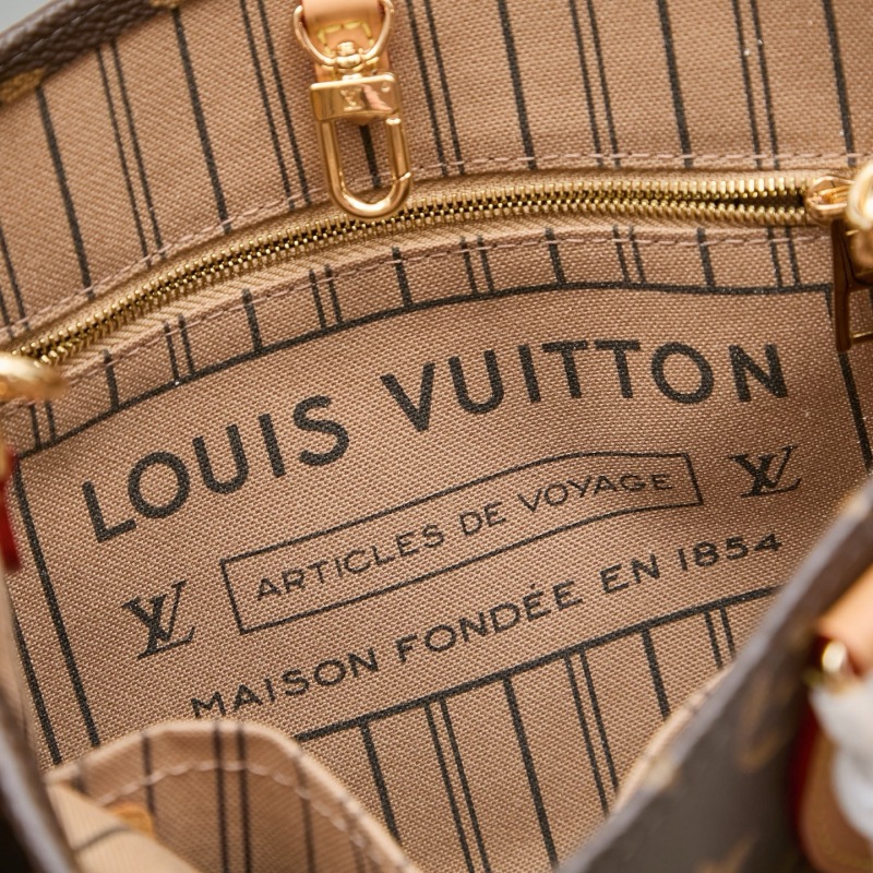LV OnTheGo Soft PM Handbag