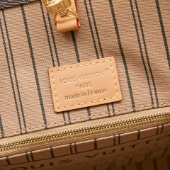 LV OnTheGo Soft PM Handbag