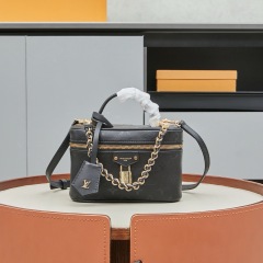 LV Vanity Chain Pouch