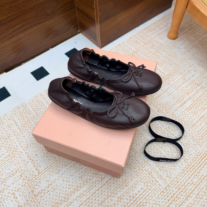 Miu Miu Leather ballerinas