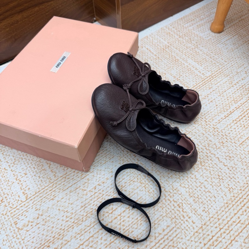 Miu Miu Leather ballerinas