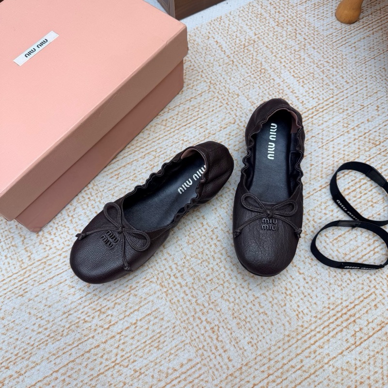 Miu Miu Leather ballerinas