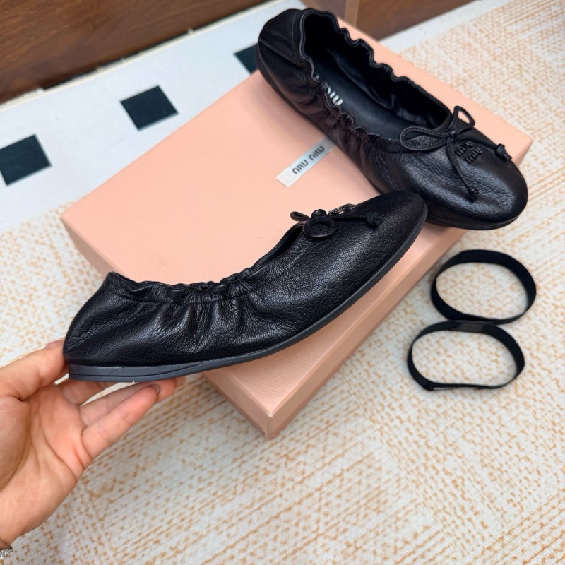 Miu Miu Leather ballerinas
