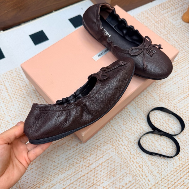Miu Miu Leather ballerinas