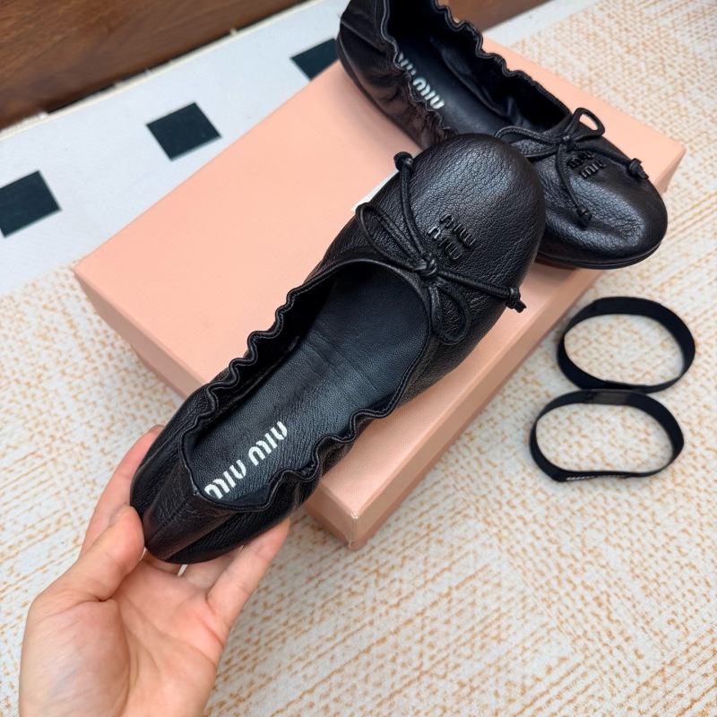 Miu Miu Leather ballerinas