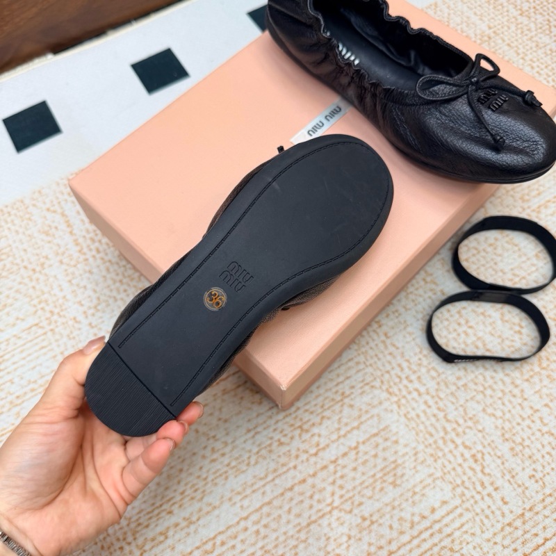 Miu Miu Leather ballerinas