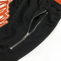 Short de basket-ball classique en maille brodée