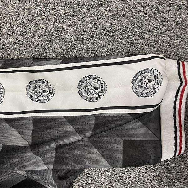 Camisetas de fútbol clásicas con bordado de camisetas de fútbol